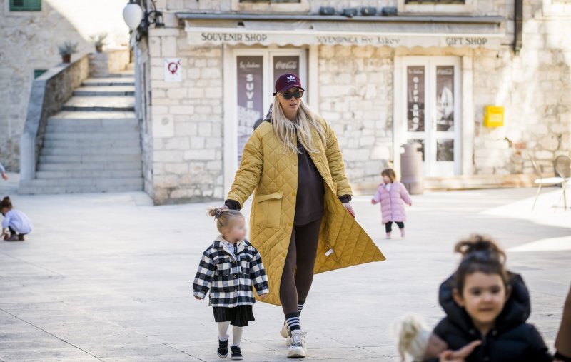 Antonija Mišura Sandrić s obitelji