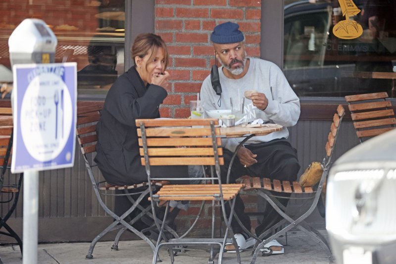 Halle Berry, Van Hunt