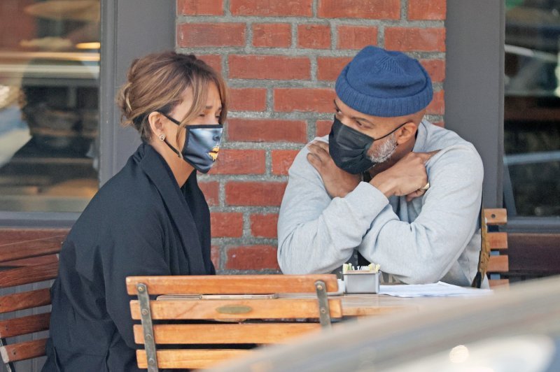 Halle Berry, Van Hunt