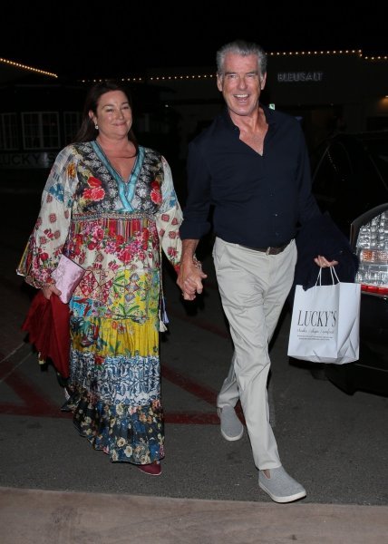 Pierce Brosnan i Keely Shaye Smith