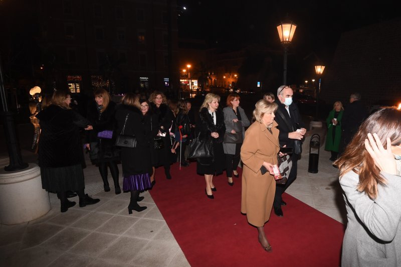 Premijera predstave 'U malu je uša đava'
