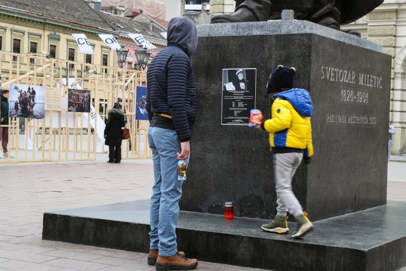 Novosadske fasada krase stihovi Đorđa Balaševića