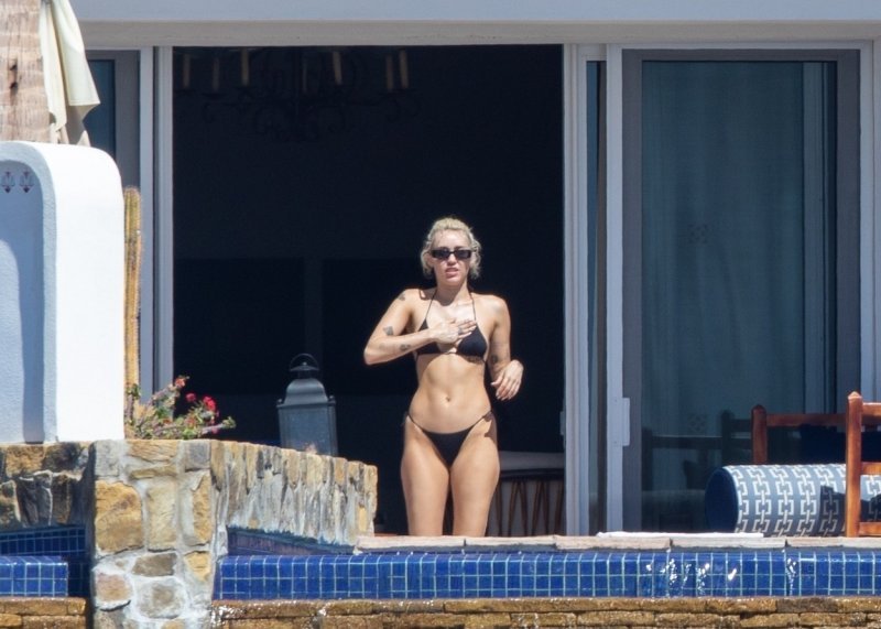Miley Cyrus s novim dečkom na odmoru u Meksiku