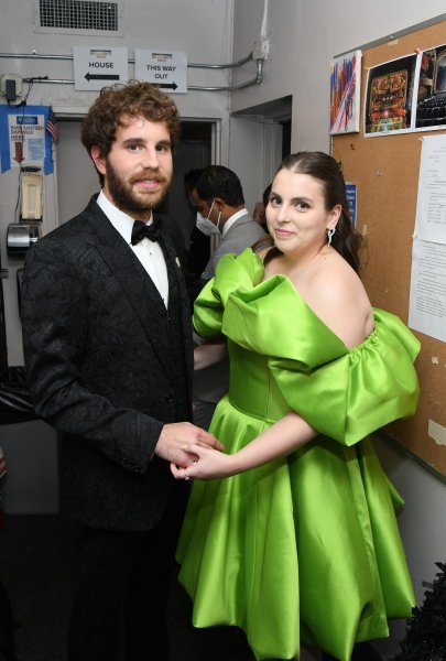 Beanie Feldstein i Ben Platt