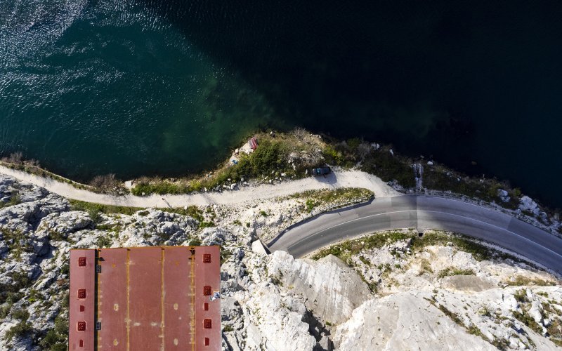 Omiš: Pogled iz zraka na početak gradnje najkompleksnijeg i najspektakularnijeg mosta u Hrvatskoj