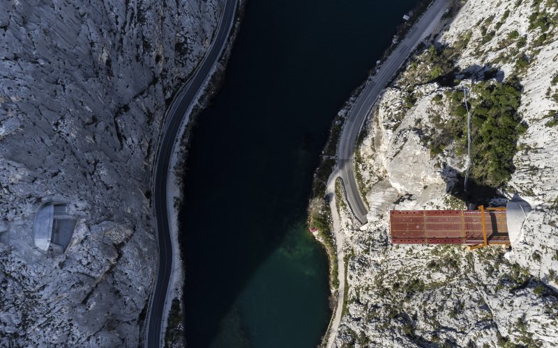 Omiš: Pogled iz zraka na početak gradnje najkompleksnijeg i najspektakularnijeg mosta u Hrvatskoj