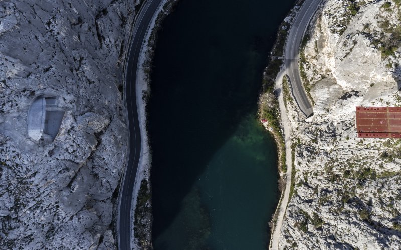 Omiš: Pogled iz zraka na početak gradnje najkompleksnijeg i najspektakularnijeg mosta u Hrvatskoj