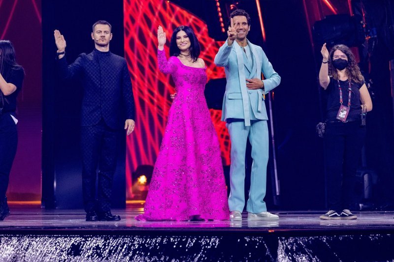 Alessandro Cattelan, Laura Pausini i Mika