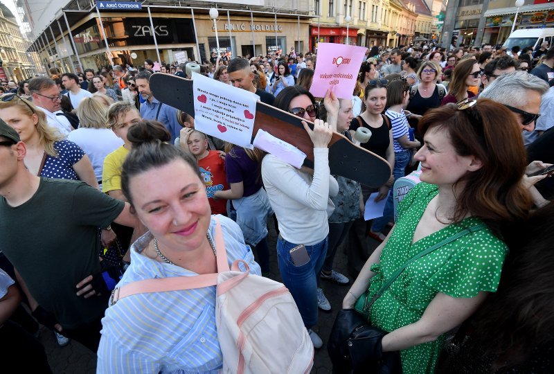 Severina na prosvjedu 'Dosta!' u znak solidarnosti za prekid trudnoće