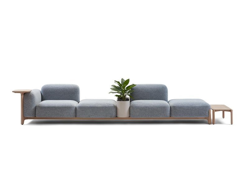 Sabot Sofa,  Prostoria