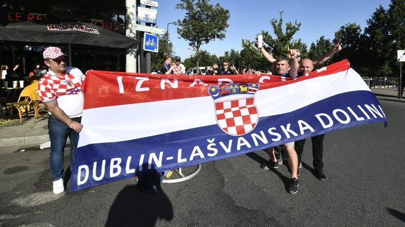 Hrvatski navijači u Parizu