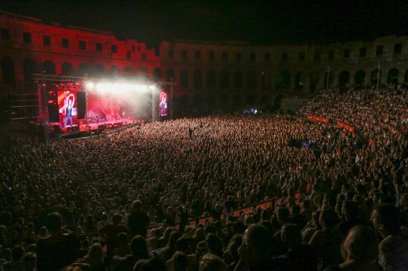 Koncert Parnog valjka u Puli