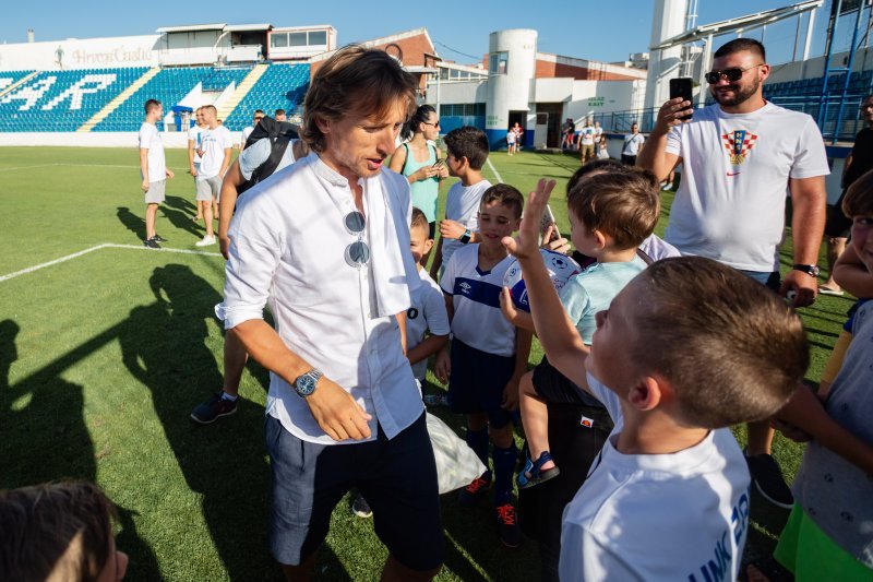 Luka Modrić družio se s djecom iz omladinskog pogona Zadra