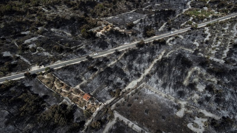 Opožareno područje Rasline i Zatona kod Šibenika snimljeno iz zraka