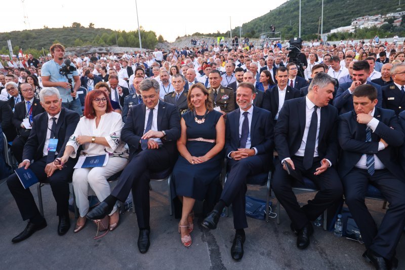 Političari na otvorenju mosta