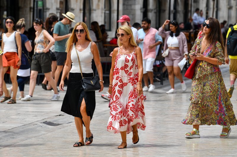 Moda na Stradunu u špici sezone