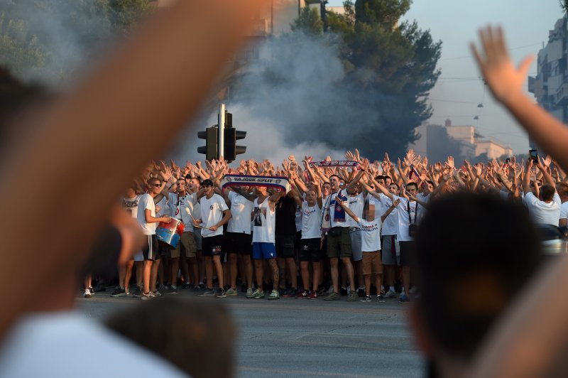 Navijači oko poljudskog stadiona uoči utakmice Hajduka i Villarreala