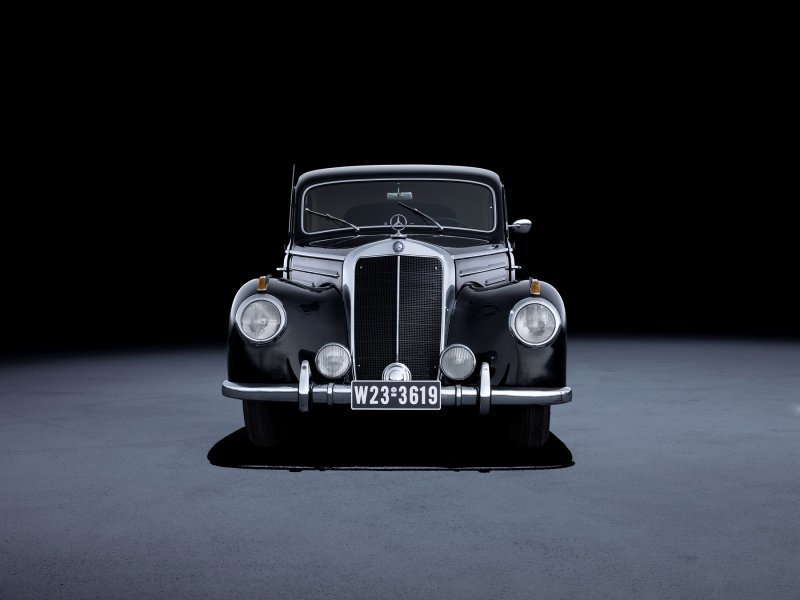 Mercedes-Benz 220 (W187) (1951.)