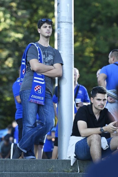 Dinamovi navijači uoči utakmice