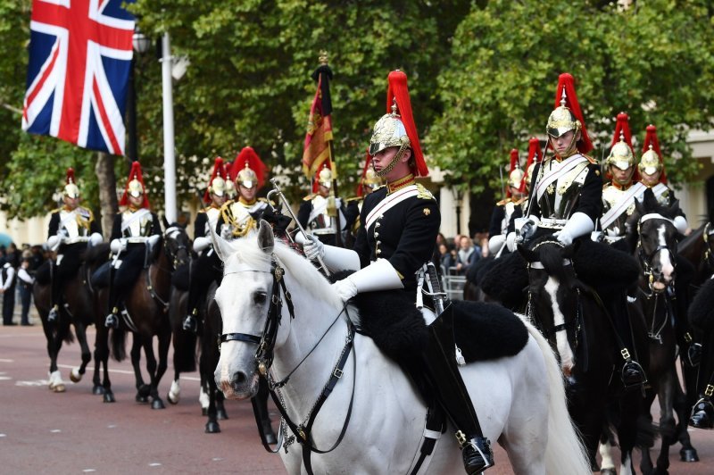 Procesija iz Buckinghamske palače prema Wesminsterskoj palači