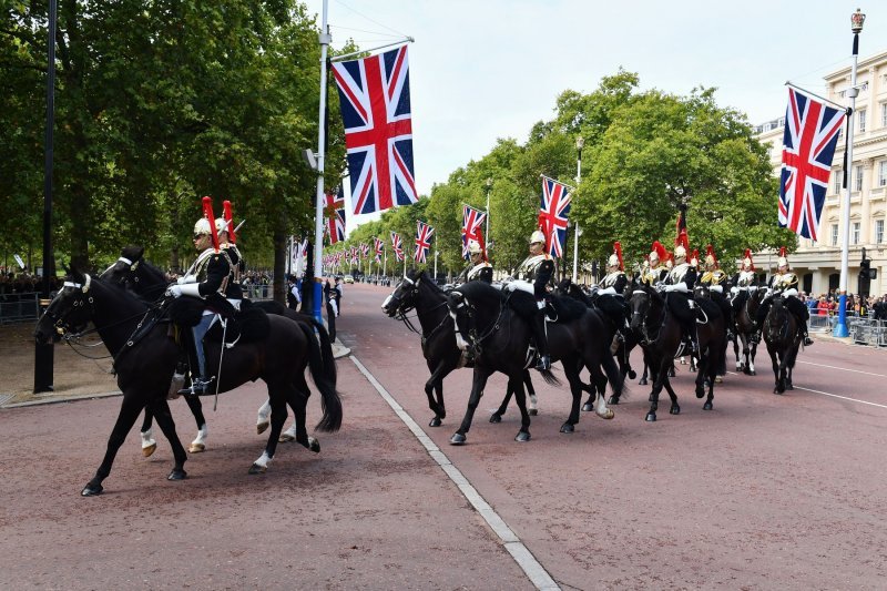 Procesija iz Buckinghamske palače prema Wesminsterskoj palači