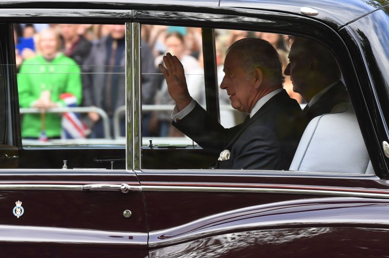 Procesija iz Buckinghamske palače prema Wesminsterskoj palači