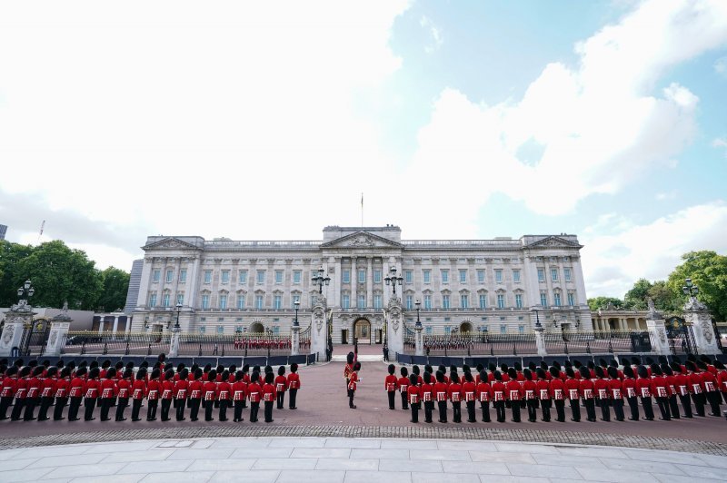 Procesija iz Buckinghamske palače prema Wesminsterskoj palači