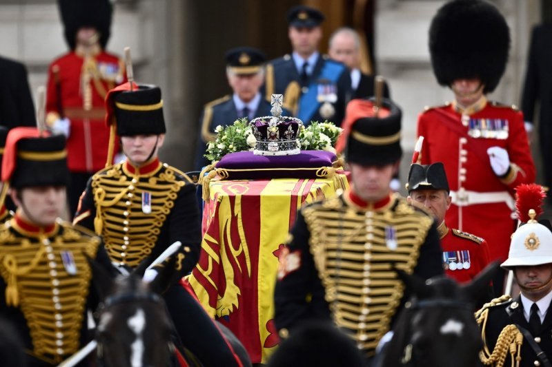 Procesija iz Buckinghamske palače prema Wesminsterskoj palači