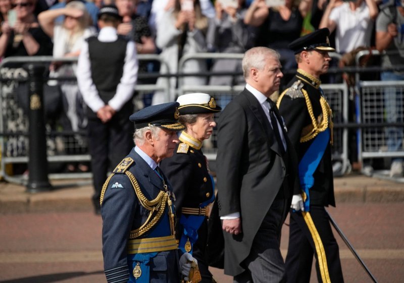 Procesija iz Buckinghamske palače prema Wesminsterskoj palači