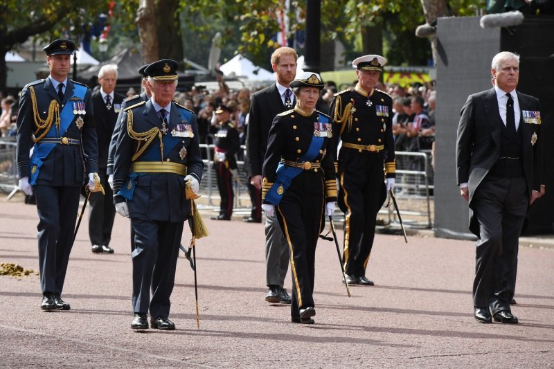 Procesija iz Buckinghamske palače prema Wesminsterskoj palači