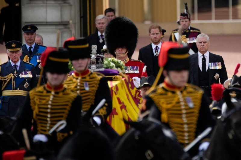 Procesija iz Buckinghamske palače prema Wesminsterskoj palači