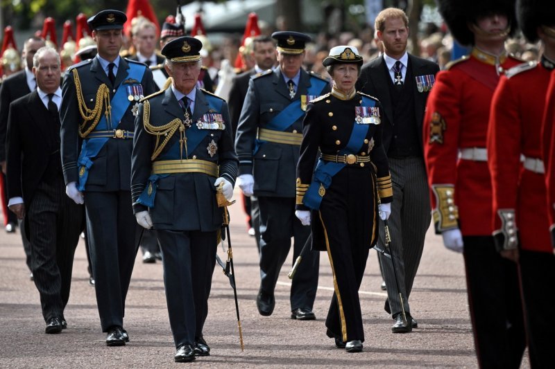 Procesija iz Buckinghamske palače prema Wesminsterskoj palači