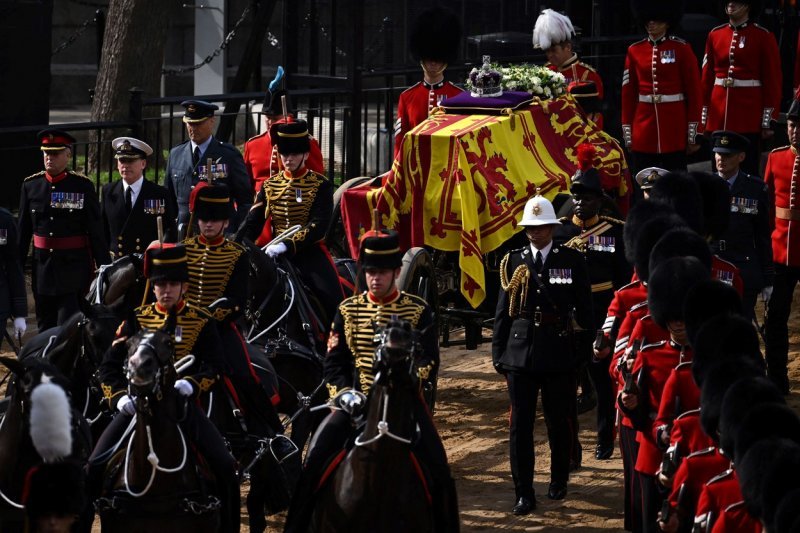 Procesija iz Buckinghamske palače prema Wesminsterskoj palači