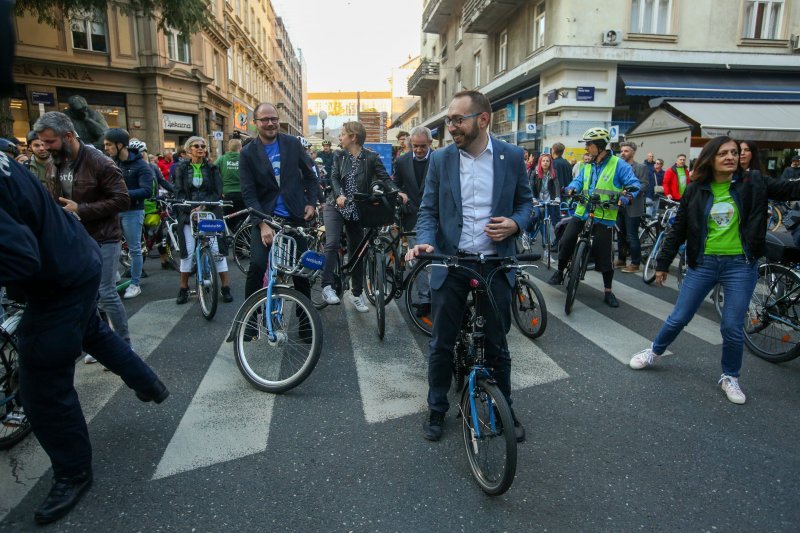 Gradonačelnik Tomislav Tomašević sa zamjenicima na Zagrebačkoj žbici