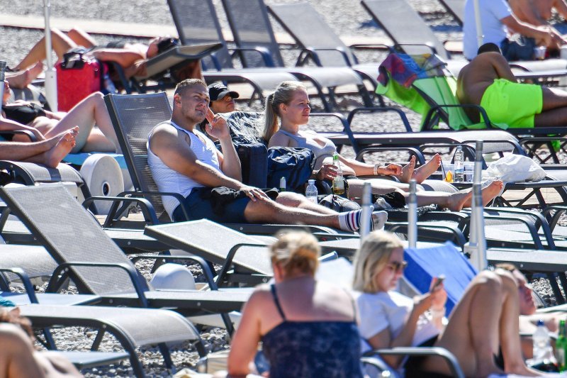 Kupanje u listopadu na plaži Lapad u Dubrovniku