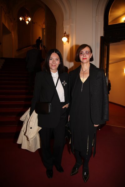 Daniela Trbović sa sestrom Natašom