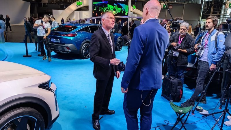 Carlos Tavares, CEO Stellantisa, na Mondial de l'Auto Paris 2022