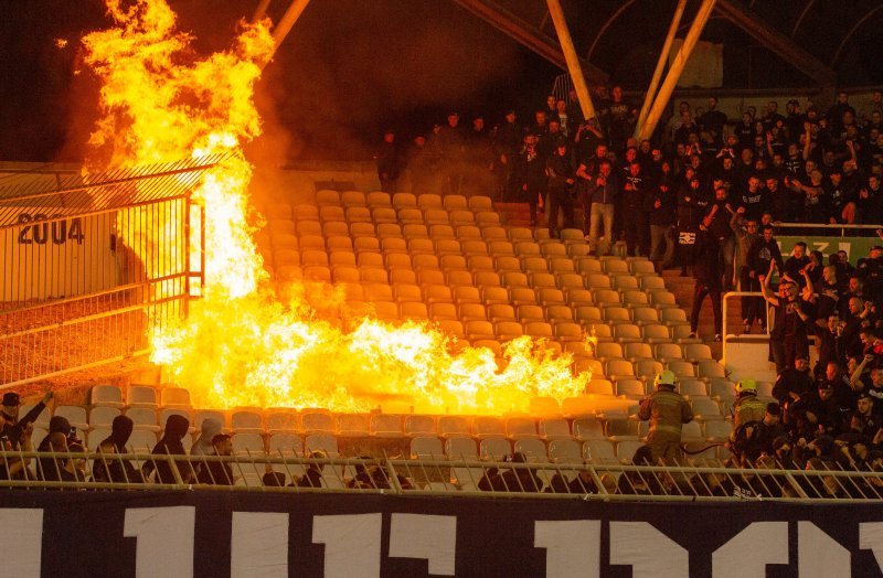 Hajduk - Dinamo, požar