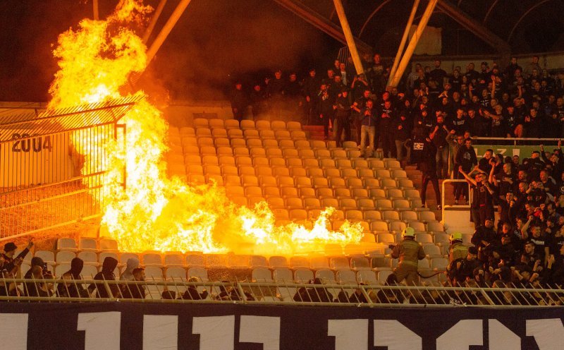 Hajduk - Dinamo, požar (11)