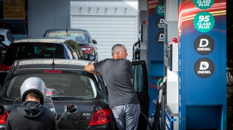 Gužva na benzinskim postajama u Splitu