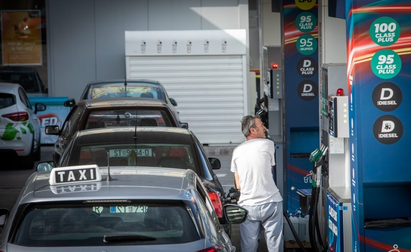 Gužva na benzinskim postajama u Splitu