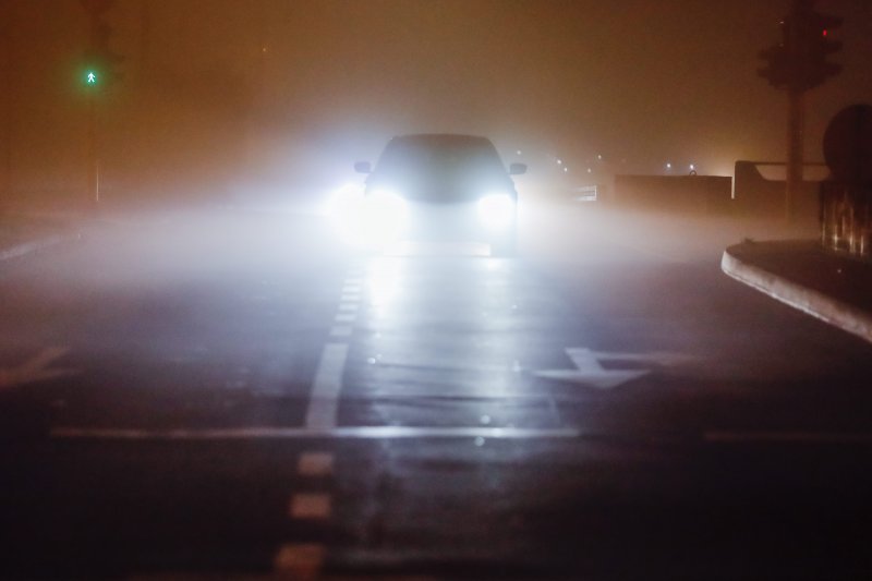 Maglovita večer na zagrebačkim cestama