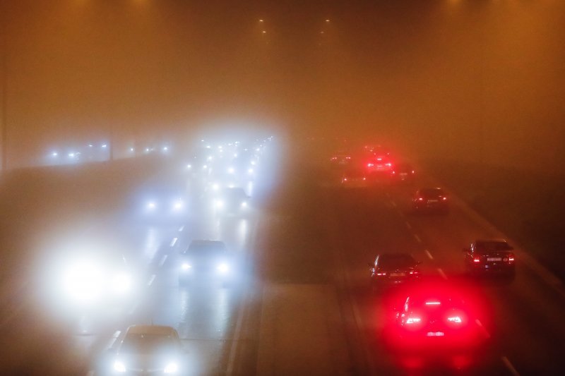 Maglovita večer na zagrebačkim cestama
