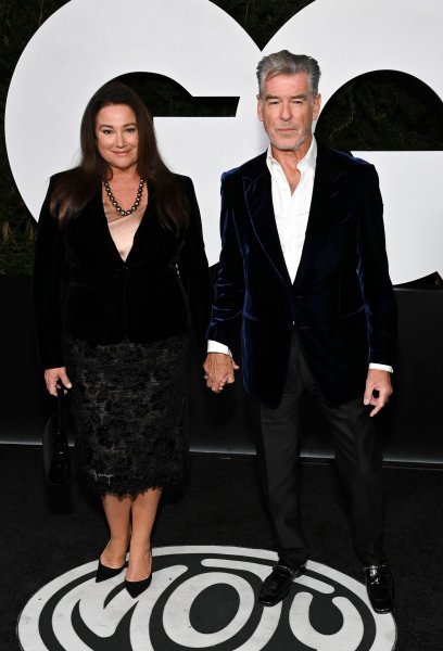 Pierce Brosnan i Keely Shaye Smith