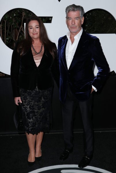 Pierce Brosnan i Keely Shaye Smith