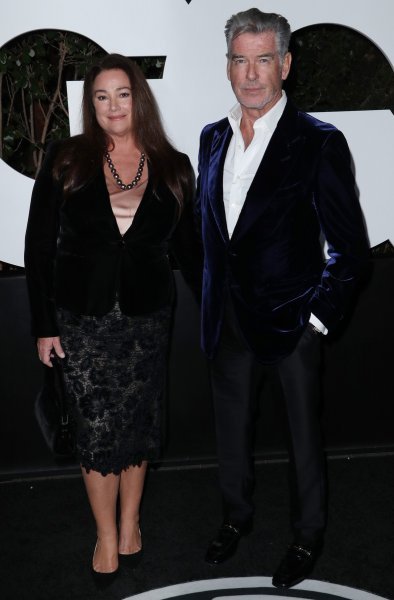 Pierce Brosnan i Keely Shaye Smith