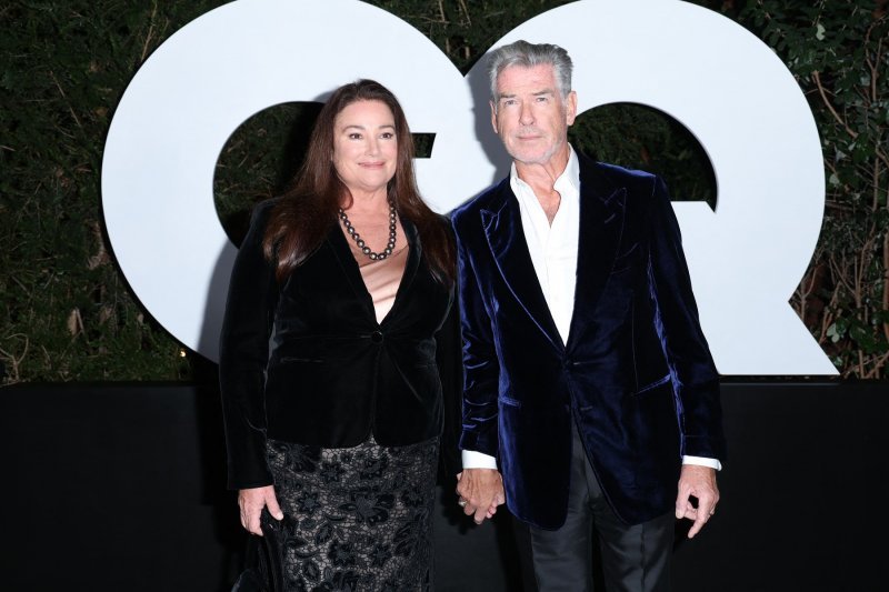 Pierce Brosnan i Keely Shaye Smith