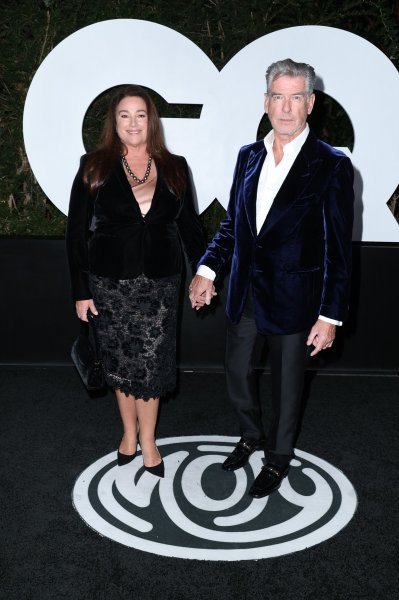 Pierce Brosnan i Keely Shaye Smith