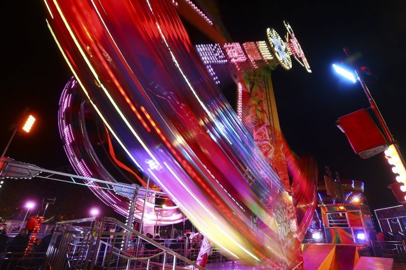 Winter Park - u parku dr. Franje Tuđmana postavljena je nova atrakcija zagrebačkog Adventa, panoramski kotač visok 36 metara