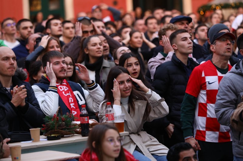 Navijači na trgovima